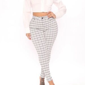 NWT Never Worn Plaid Skinny Pants